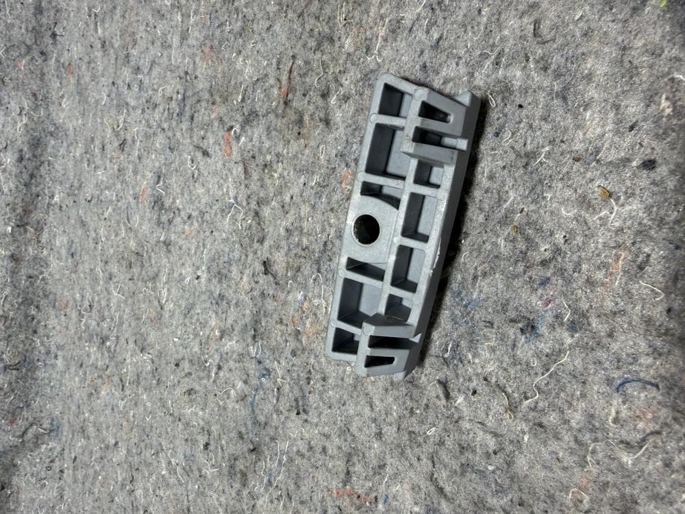 Gm 09115187 Battery Clamp Tie Down Bracket – photo 2