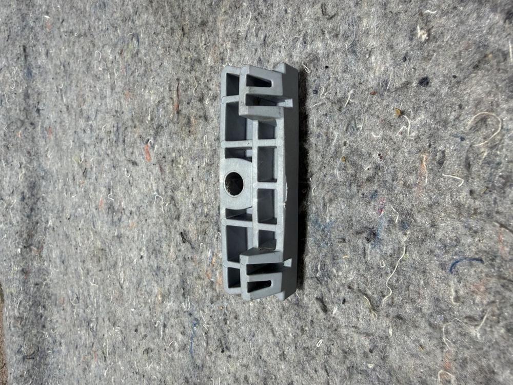 Gm 09115187 Battery Clamp Tie Down Bracket – photo 4
