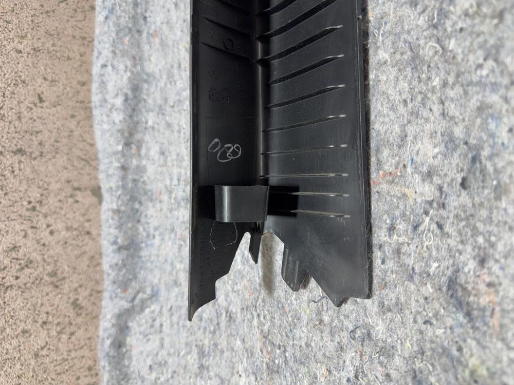 Jeep Wrangler LH Side a Pillar Trim Black 1RG52TRMAA – photo 3