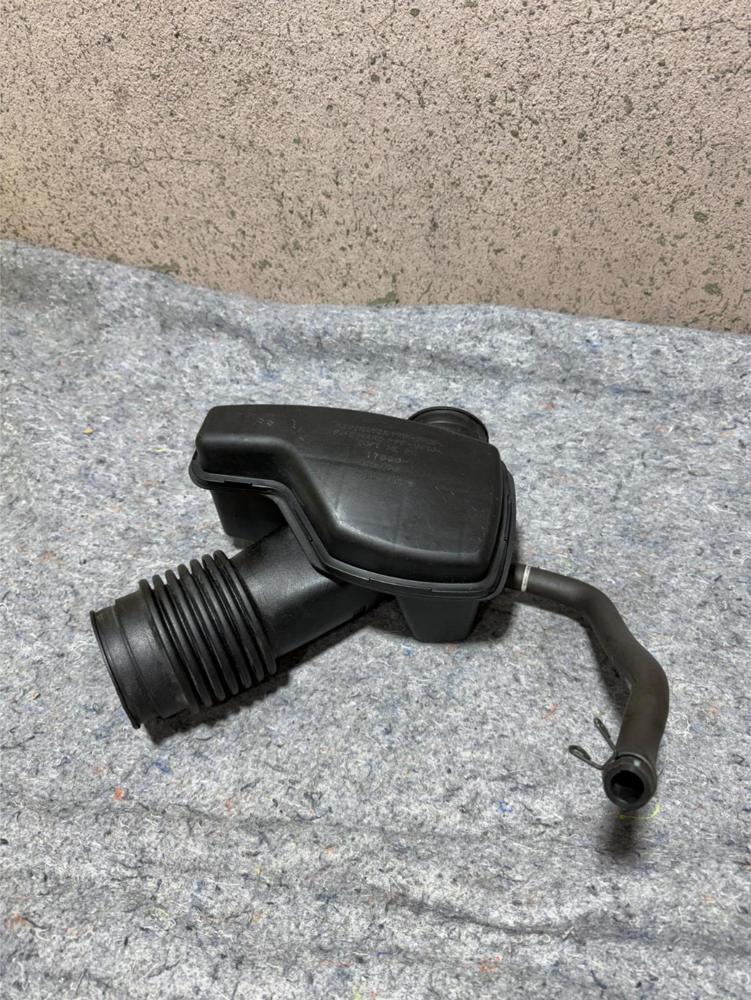 01-05 Lexus IS300 Engine Air Intake Tube Cleaner Resonator 17860-46160 OEM – photo 1