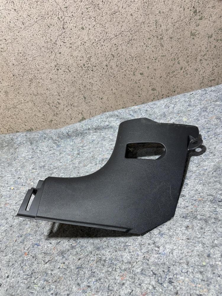 2014 Jeep Patriot Sport Front Left LH B Pillar Lower Cowl Door Trim Plastic OEM – photo 1