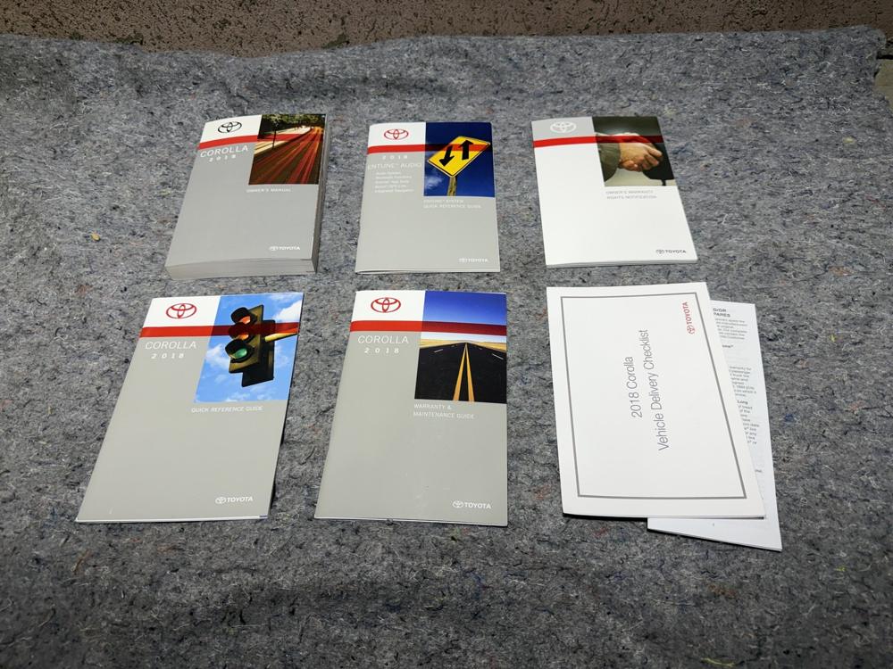 2018 Toyota Corolla Owners Manual OEM – photo 1