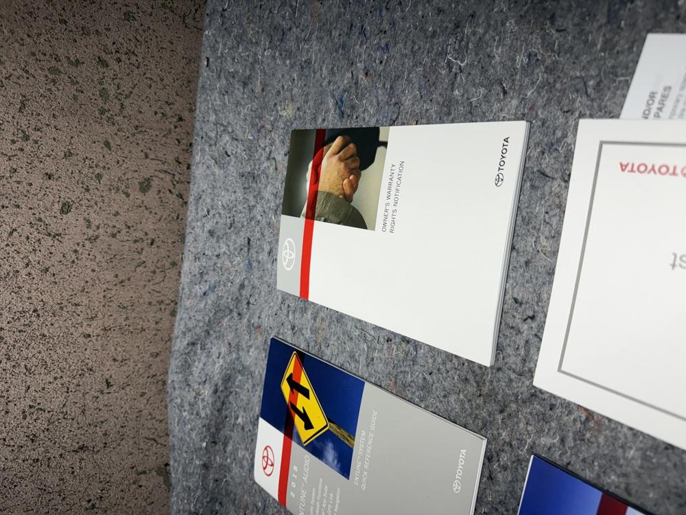 2018 Toyota Corolla Owners Manual OEM – photo 2