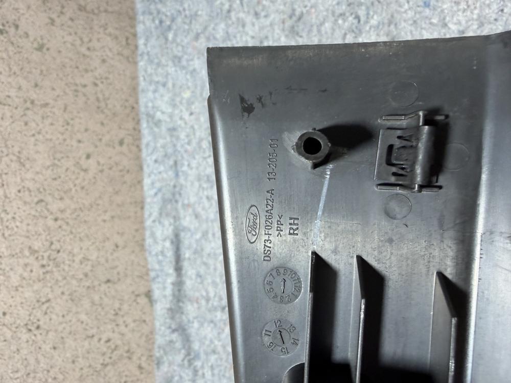 2013-2016 Ford Fusion Right Pillar Cover Moldings DS73-F026A22-A OEM – photo 2