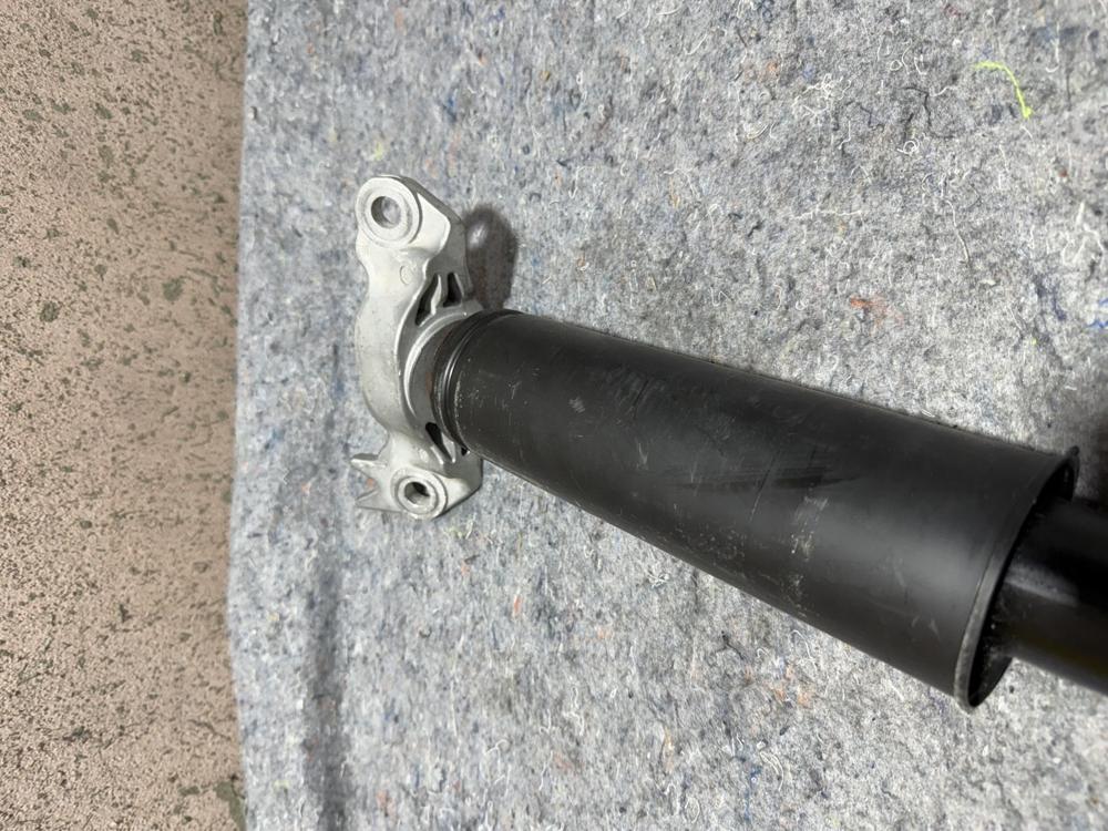 2014-2018 Chevy Impala Shock Absorber Rear Right OEM 22952903 20K Miles – photo 2