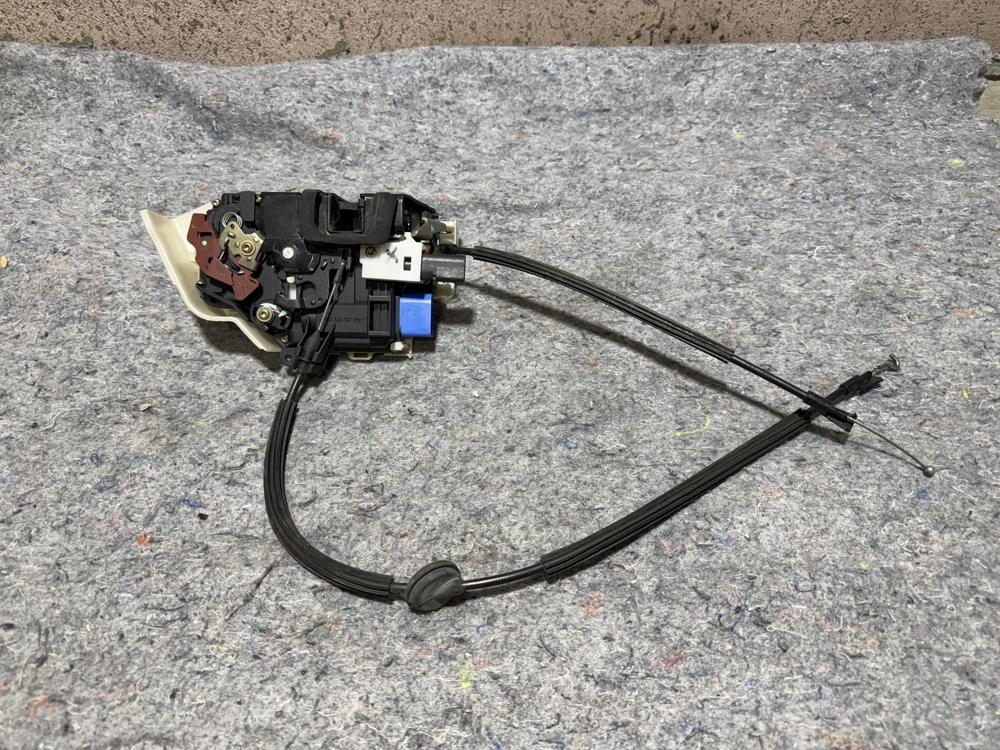 2006-2012 Rear Right Door Lock Actuator Bentley Continental Flyinh Spur OEM – photo 1