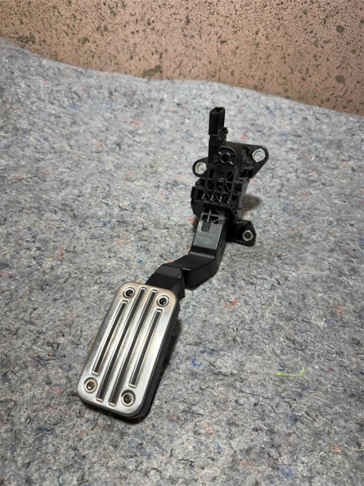 2016-2017 Honda Accord Sport Gas Accelerator Pedal Throttle Assy OEM Lot 2468 – photo 1