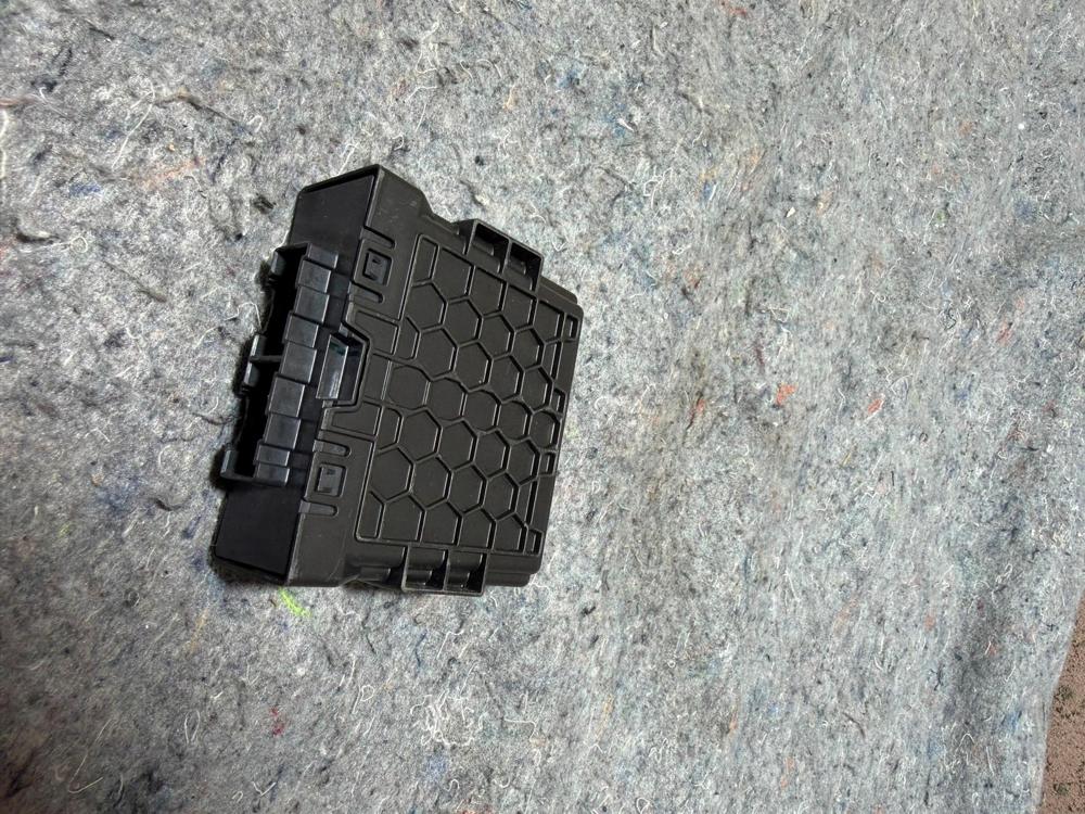 OEM Gm Serial Data Gateway Module 13509767 2016-17 Chevy Camaro 13599318 – photo 4