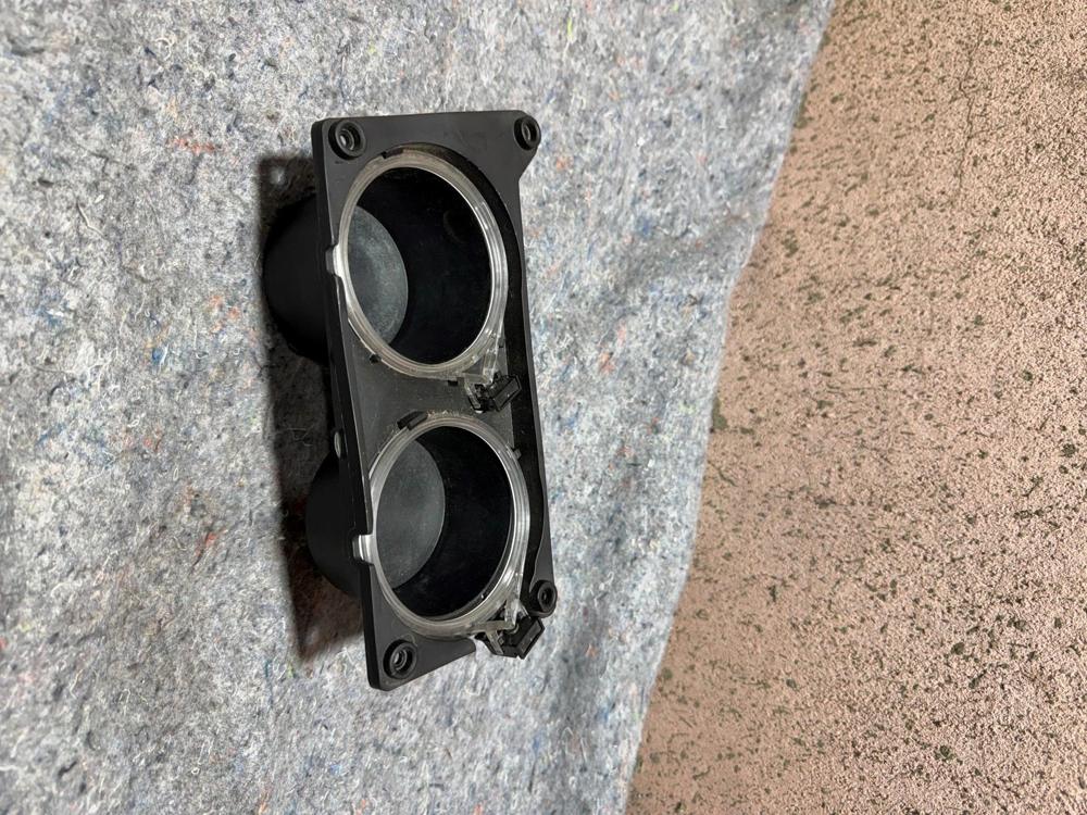 09-17 Jeep Patiot Center Console Illuminated Dual Cup Holder Drink 05108217AA – photo 2