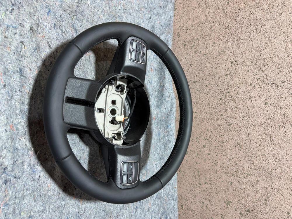 2018 Jeep Wrangler Black Leather Steering Wheel OEM 6DG55DX9AB – photo 3