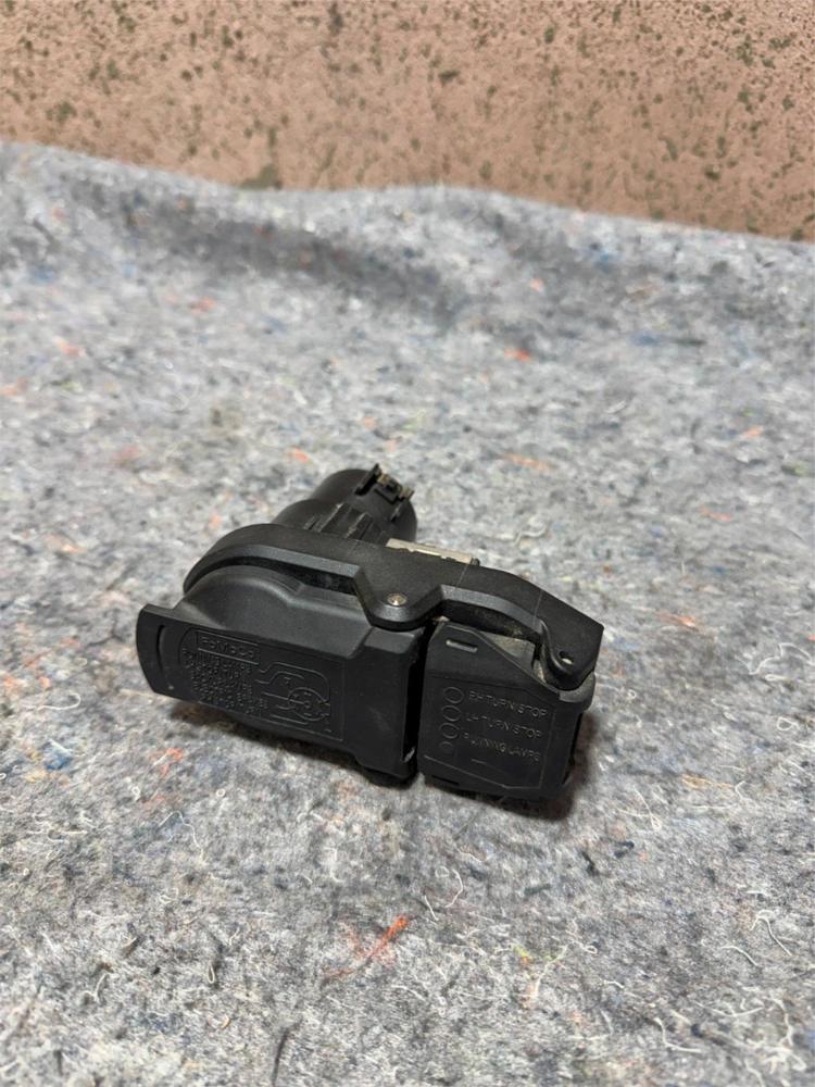 Trailer Towing Wiring Plug Ford Rear Bumper Connector Super Duty F150 Truck OEM – photo 1