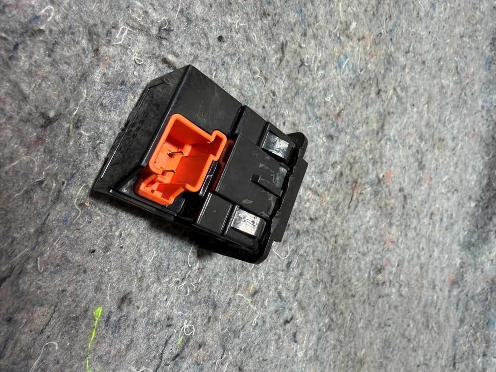 2008 Jeep Commander Power Inverter AC Outlet Input Control Switch 40593D – photo 4
