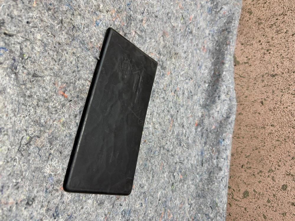2011 Jeep Patriot Console Armrest Rubber Mat Insert L0184773AA01 – photo 4