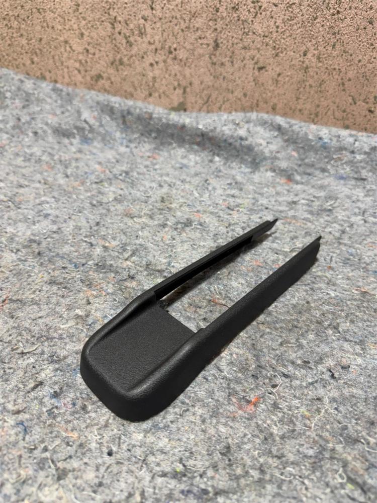 Infiniti Q50 Front Left Seat Rail Trim 186D0-A000 2018 Lhd 17200919 OEM – photo 1