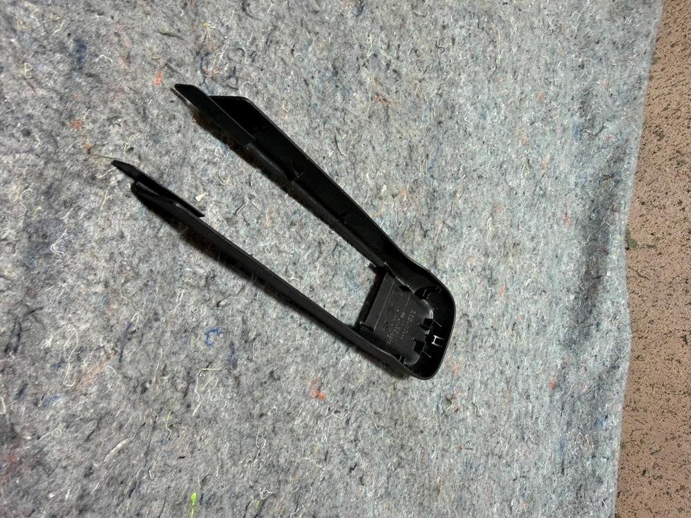 Infiniti Q50 Front Left Seat Rail Trim 186D0-A000 2018 Lhd 17200919 OEM – photo 2