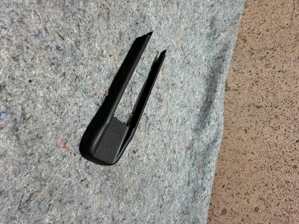 Infiniti Q50 Front Left Seat Rail Trim 186D0-A000 2018 Lhd 17200919 OEM – photo 4