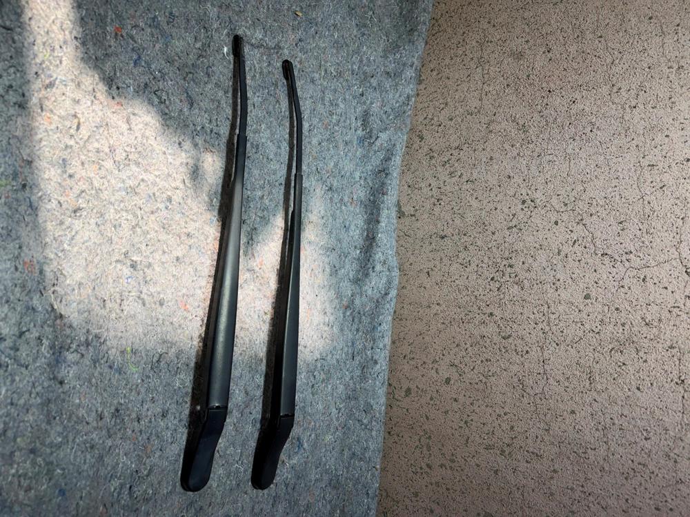 2015-2022 Ford F150 OEM Driver & Passenger Windshield Wiper Arms FL34-17527-A – photo 2