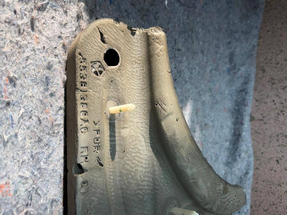 07-19 Jeep Wrangler Genuine Mopar Interior B Pillar Molding Right RH Driver Side – photo 4