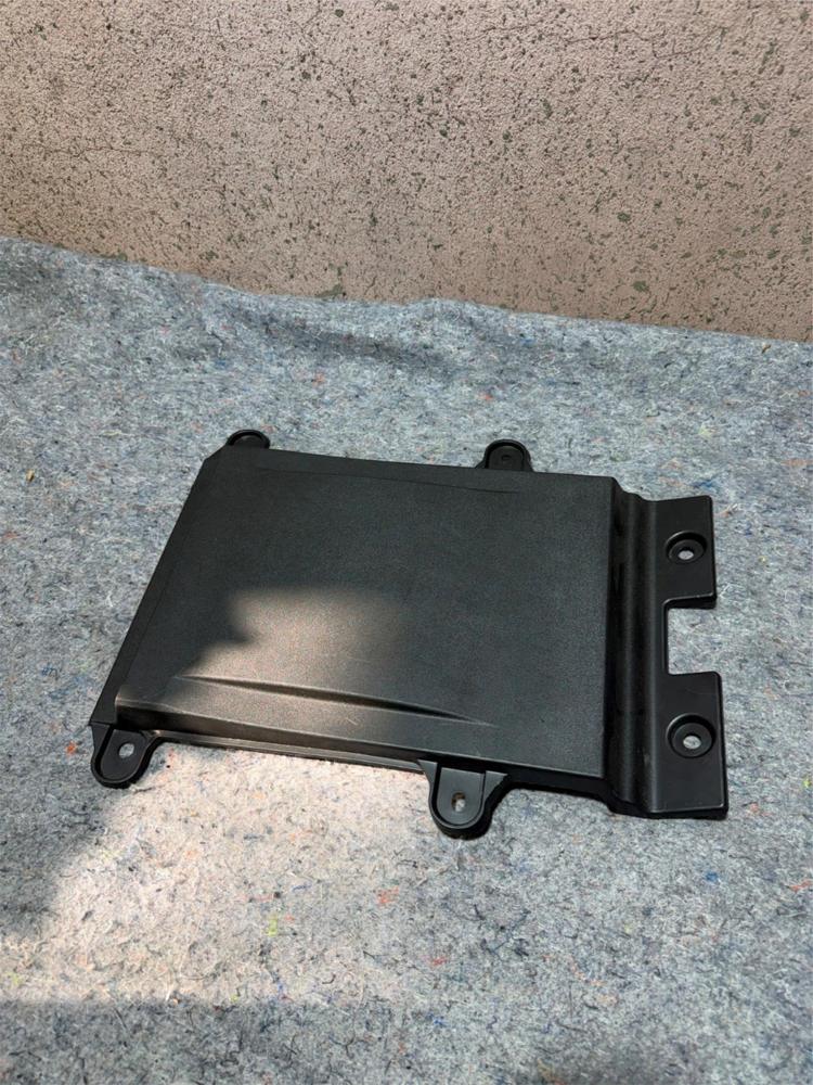 2014-2018 Infiniti Q50 Hybrid Partition Panel Moulding Cover 79922-4GA5A – photo 1