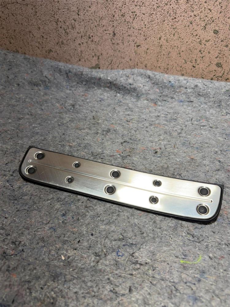 2001-2005 Lexus IS330 Left Rear Door Sill Chrome 67940-53010 – photo 1