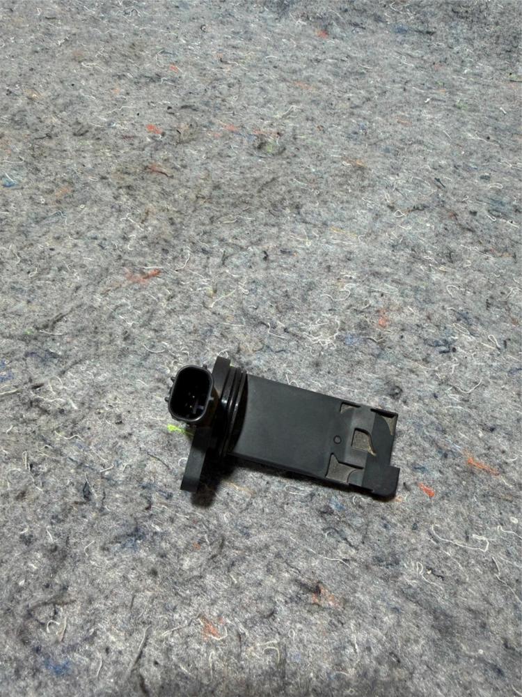 Toyota Yaris E5T63271 PYFS-13-215 Mass Air Flow Meter Maf Sensor – photo 1