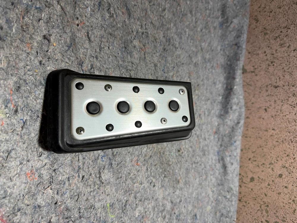 2001-05 Lexus IS300 Driver Floor Foot Rest Dead Pedal 58192-53030 OEM – photo 3