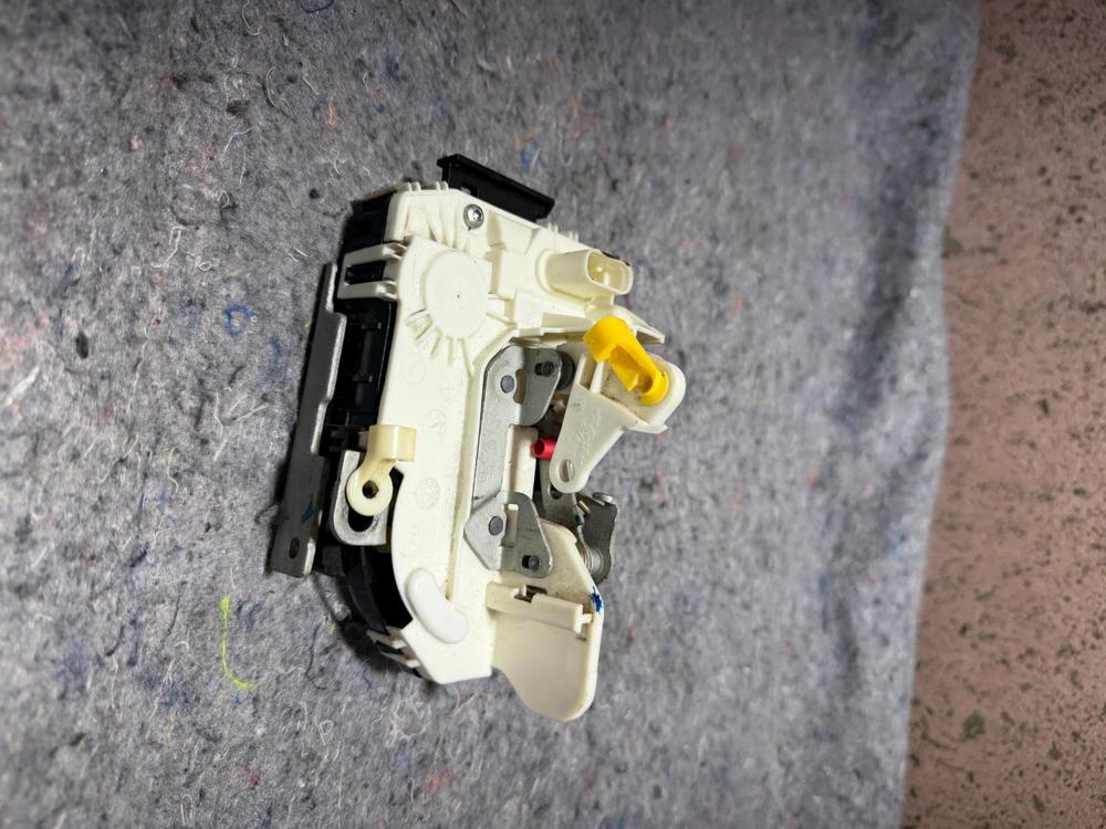 2007-2016 Jeep Patriot RH Passenger Side Front Door Latch P04589422 a – photo 3
