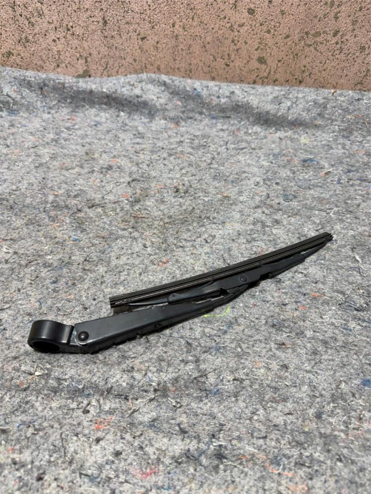 2007-2017 Jeep Patriot Rear Windshield Window Washer Wiper Arm W/blade OEM – photo 1