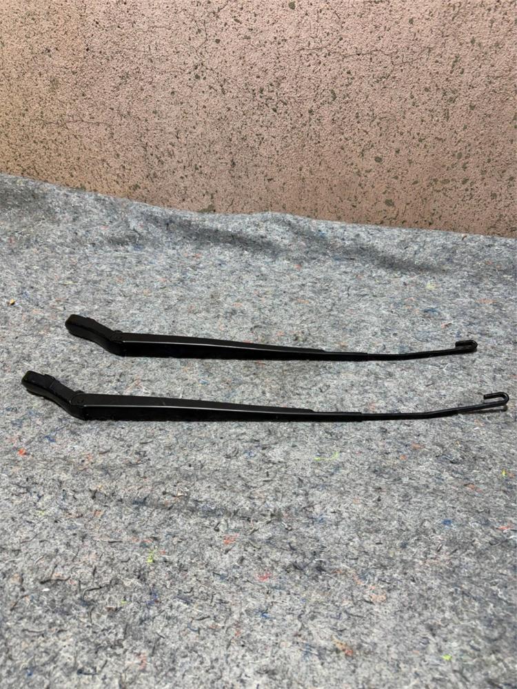 21-2025 Ford Expeditionoem Front Windshield Wiper Arm Set FL3417526A/FL3417527A – photo 1