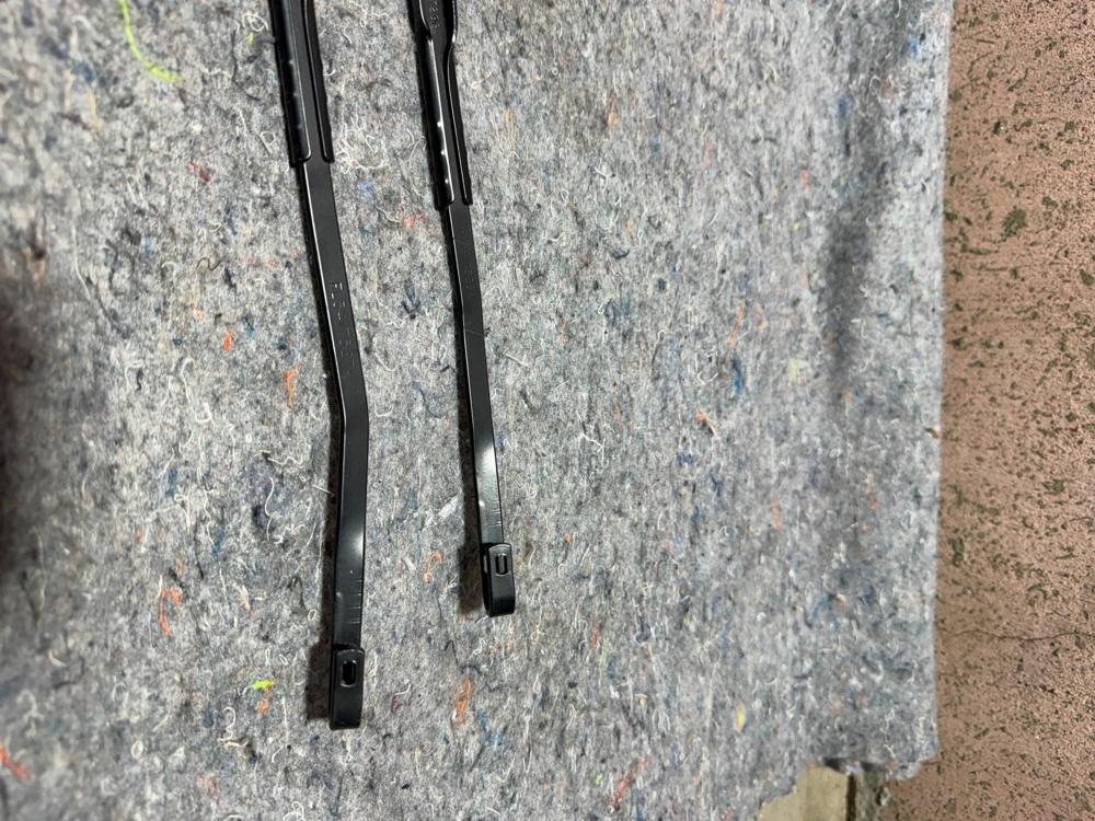 21-2025 Ford Expeditionoem Front Windshield Wiper Arm Set FL3417526A/FL3417527A – photo 2