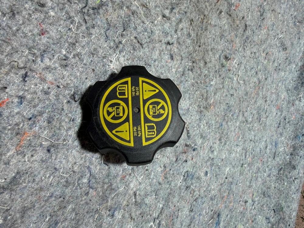 2020 Buicke Encore Gx Engine Coolant Reservoir Expansion Tank Cap OEM – photo 3