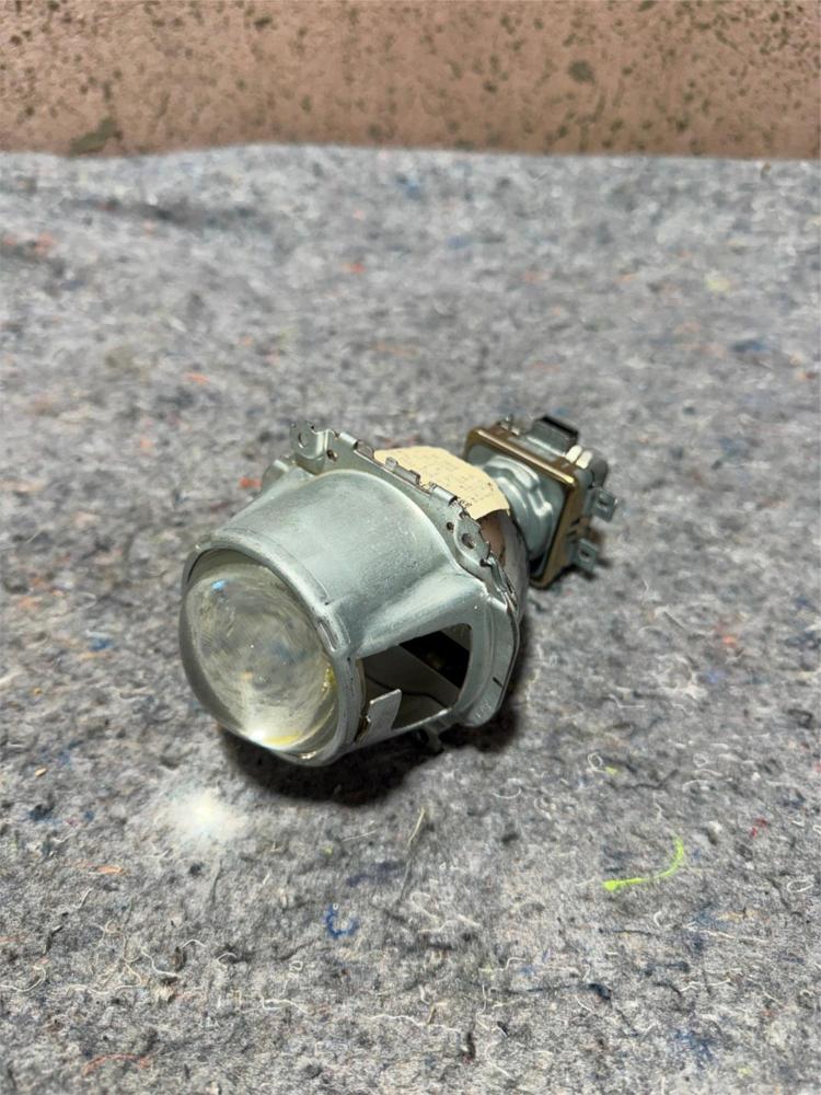 2003-2007 Cadillac CTS Front Headlight HID Bulb Reflector Xenon 89202526 OEM – photo 1
