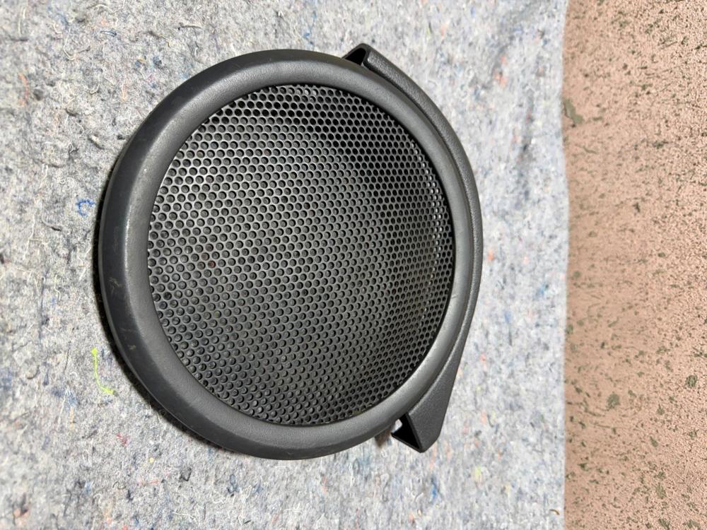 09-17 Jeep Patriot Front Right Side Door Panel Speaker Cover Grille 1AW72TRMAA – photo 3