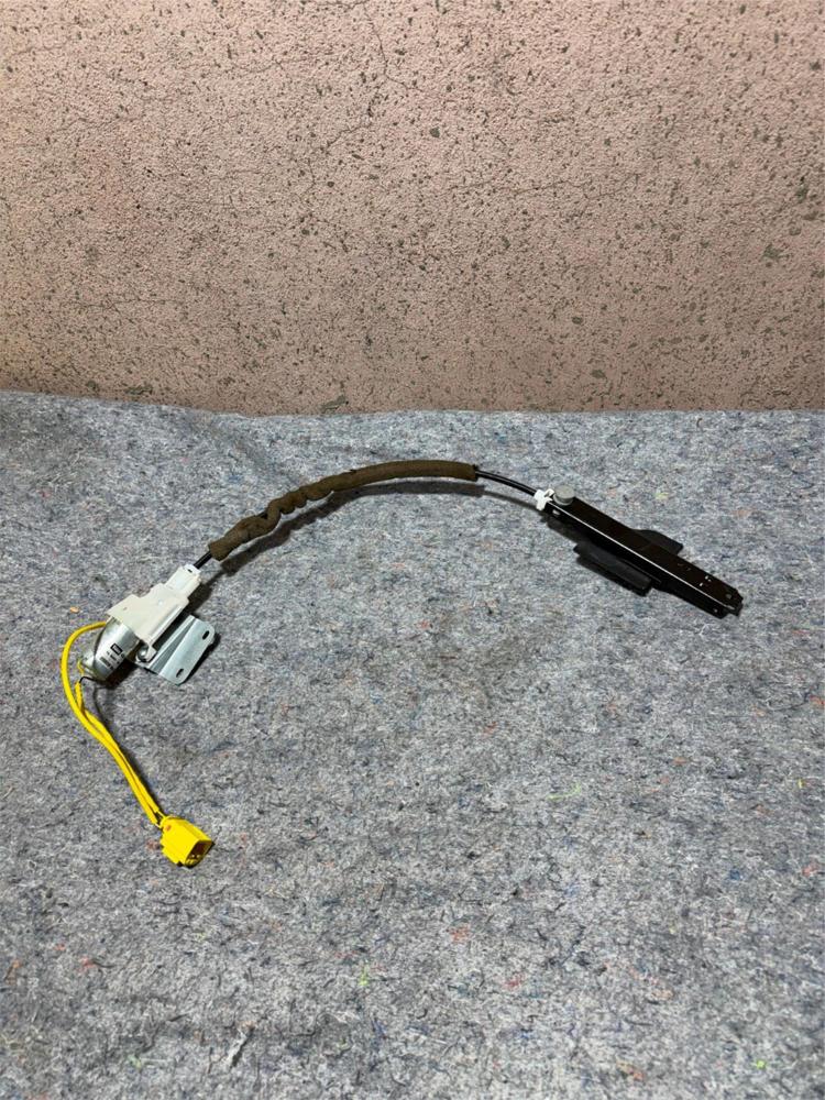 Audi A8 D3 4E2 4E8 Front Right Seat Belt Height Adjuster 0709113D 4.0 31553073 – photo 1