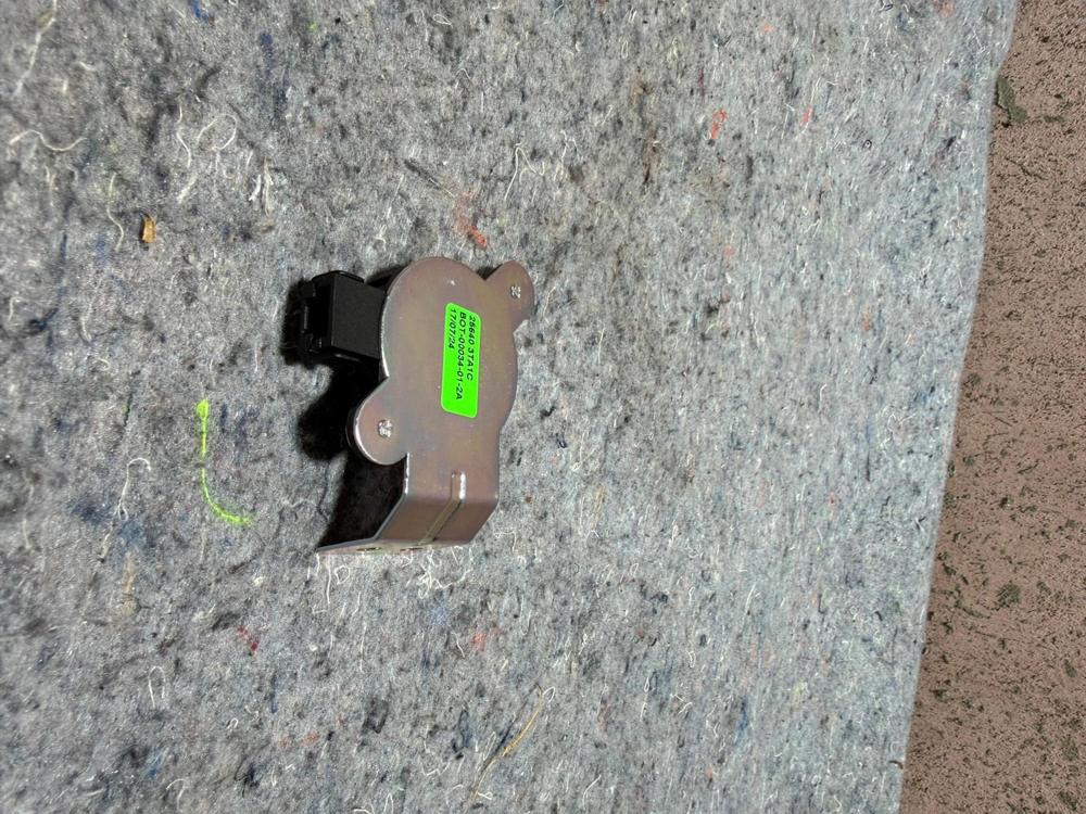 Genuine Infiniti OEM Buzzer Assy 256403TA1C – photo 3