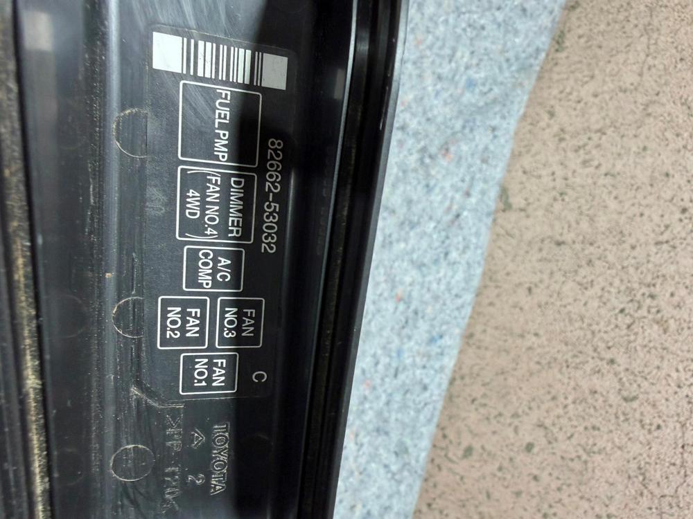 2001-2005 Lexus IS300 Cover Relay Block Upper Genuine 82662-53032 – photo 3