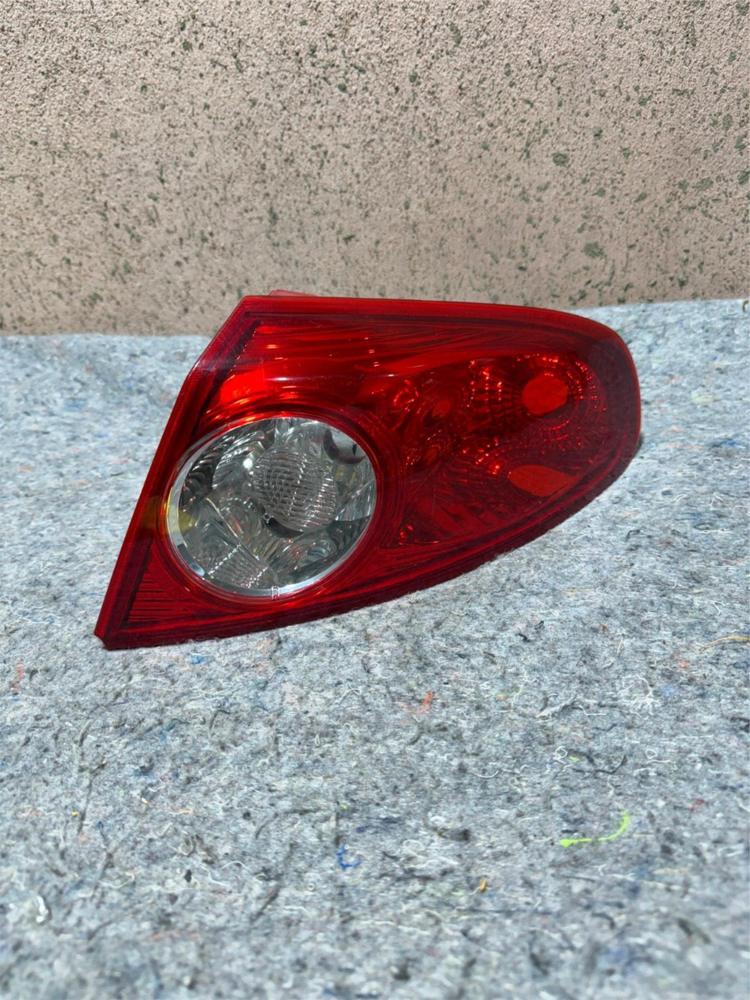 2007 Suzuki Reno Tail Light Right Passenger Side Brake Assembly 2.0 Motor – photo 1