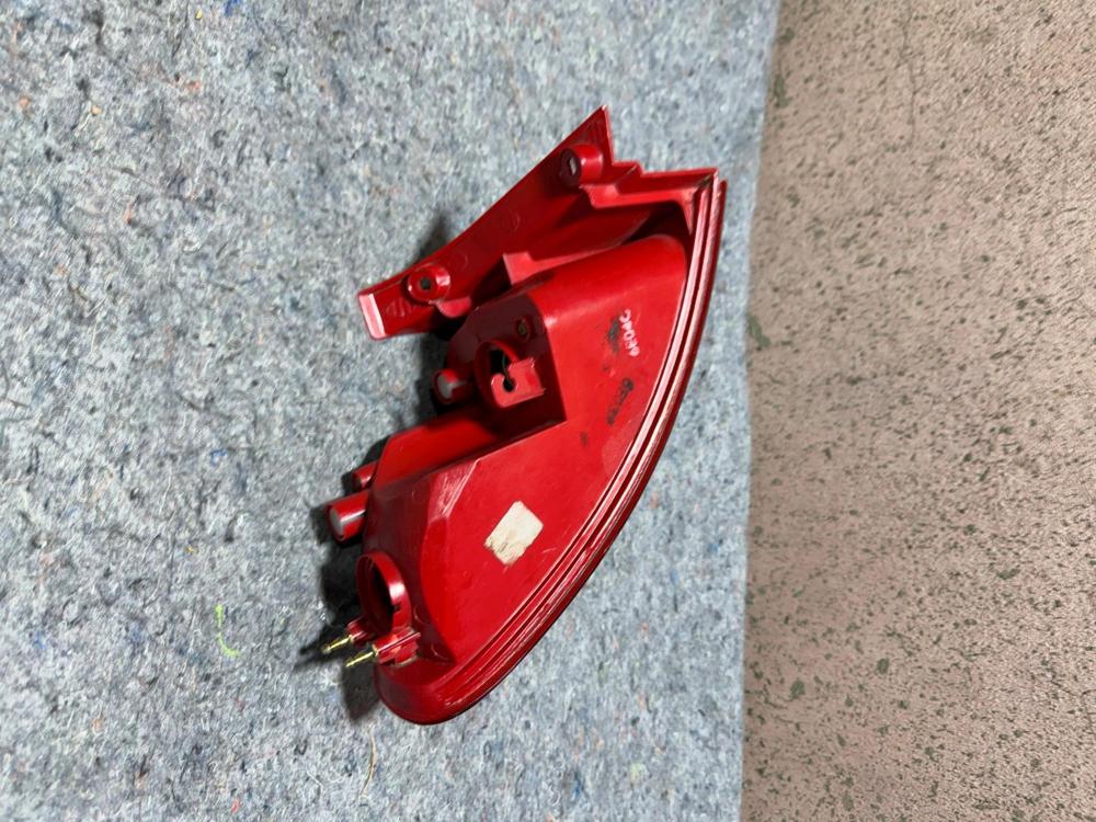 2007 Suzuki Reno Tail Light Right Passenger Side Brake Assembly 2.0 Motor – photo 2