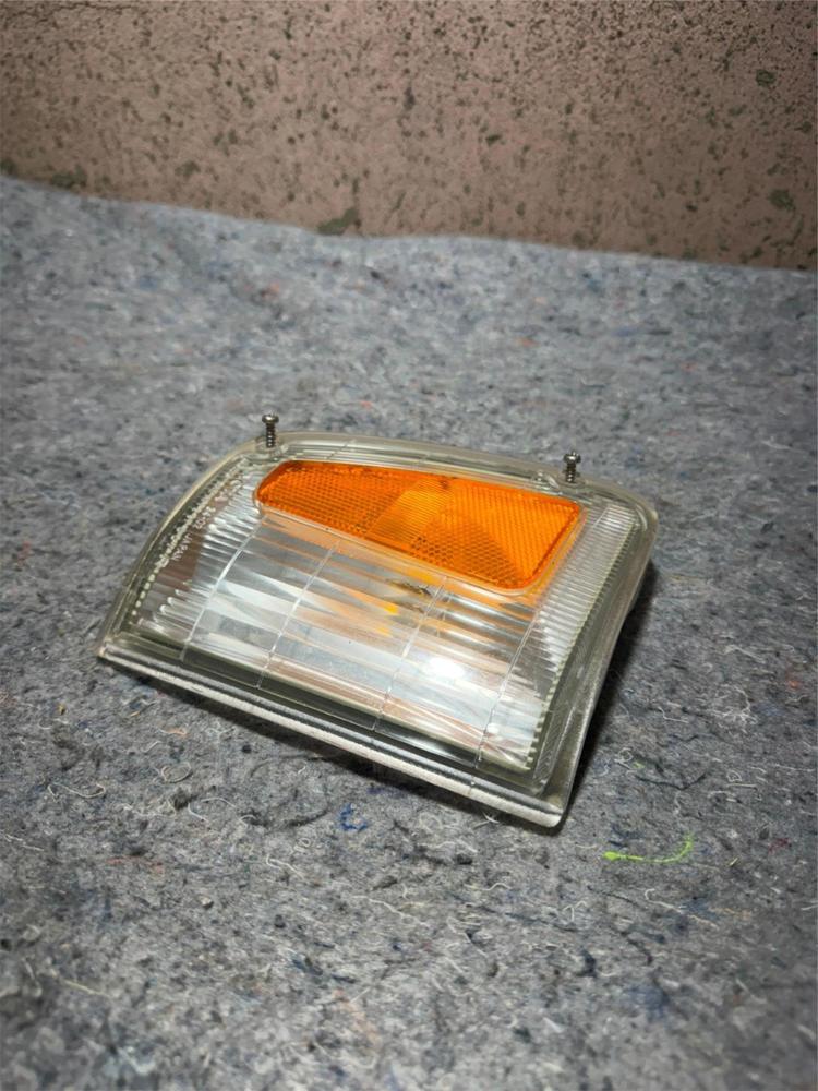 1993-1998 Toyota T100 3.4L Xtra Cab Passenger Right Front Turn Signal Light OEM – photo 1