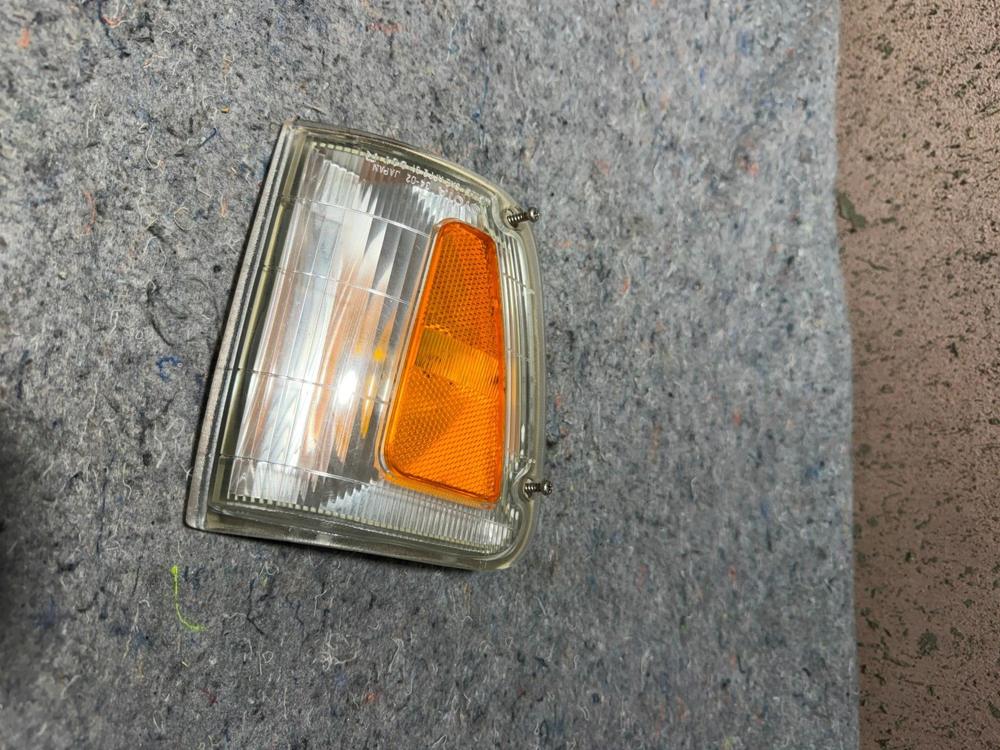 1993-1998 Toyota T100 3.4L Xtra Cab Passenger Right Front Turn Signal Light OEM – photo 2