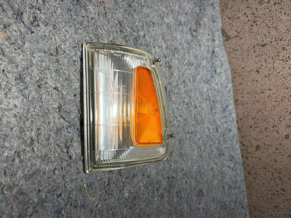 1993-1998 Toyota T100 3.4L Xtra Cab Passenger Right Front Turn Signal Light OEM – photo 3