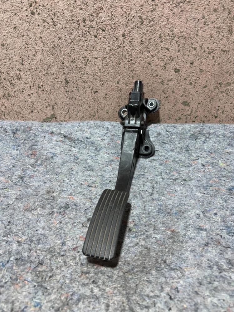 2015-2017 Jeep Dodge Accelerator Gas Pedal Position Sensor 04891585AE OEM – photo 1