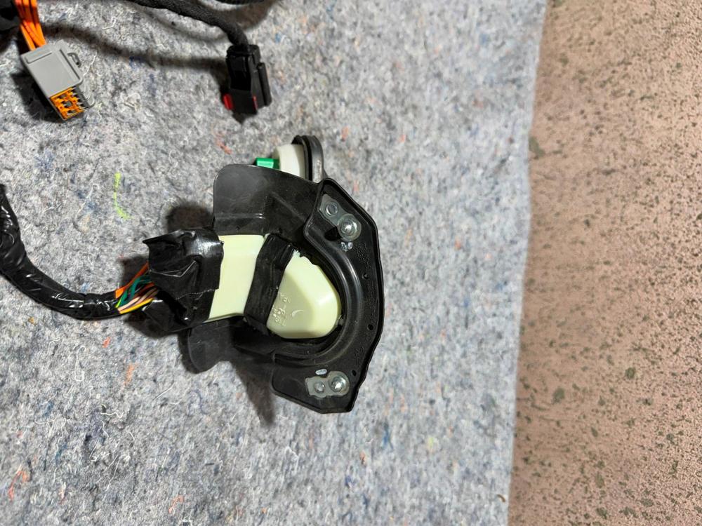 2016-2017 Mopar 6828533AA Wiring Front Door – photo 3