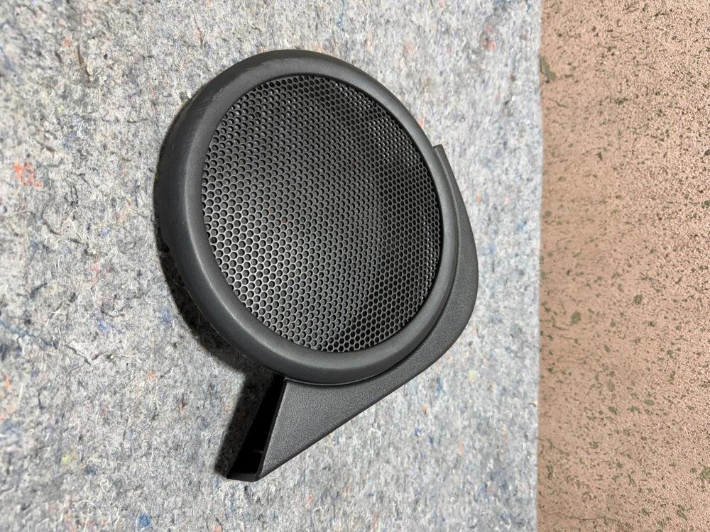 2011-2017 Jeep Patriot Rear Right Door Speaker Cover Grille OEM 109373 – photo 2