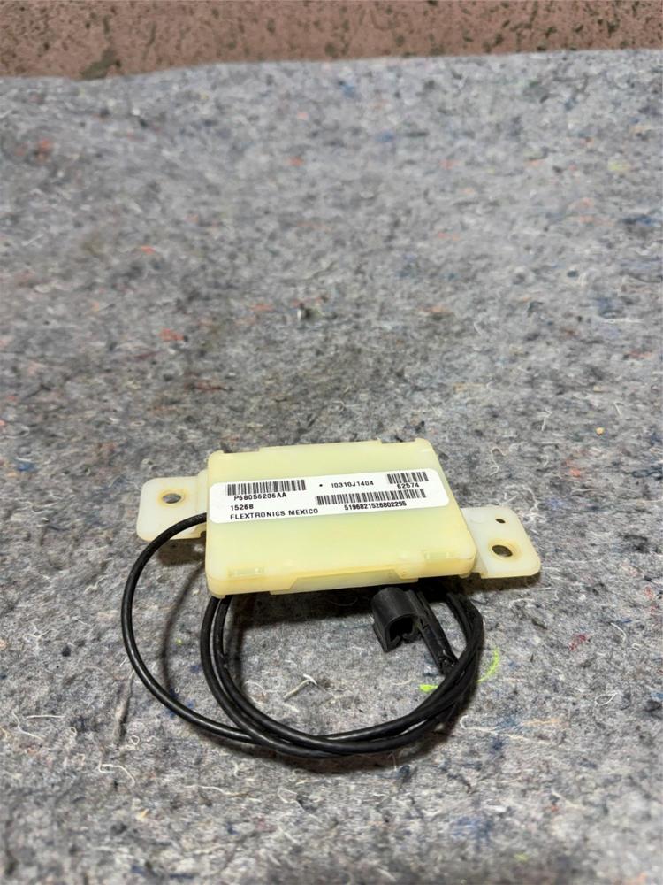 OEM 2010-2017 Jeep Compass Keyless Entry Antenna P68056236AA – photo 1