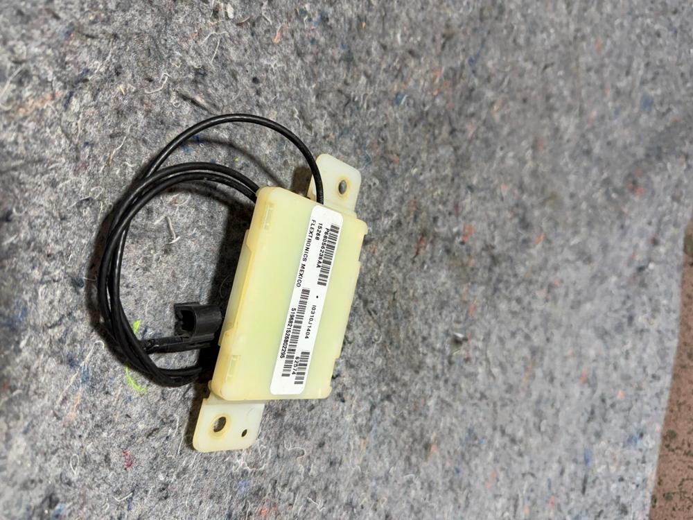 OEM 2010-2017 Jeep Compass Keyless Entry Antenna P68056236AA – photo 3