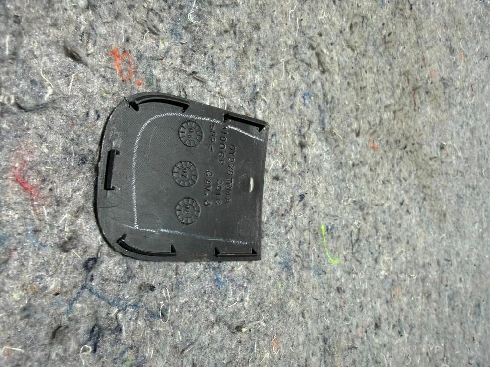 2012 Jeep Compass Seat Belt Bezel OEM OYD78TRMA 11006B 3816 – photo 2