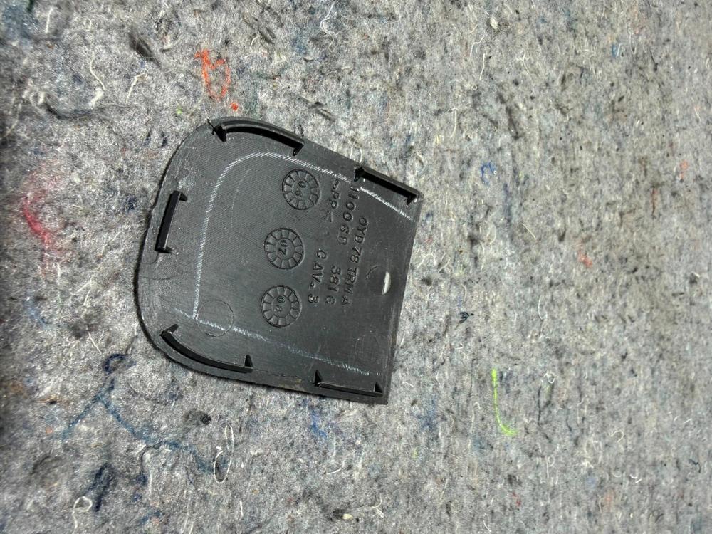 2012 Jeep Compass Seat Belt Bezel OEM OYD78TRMA 11006B 3816 – photo 4