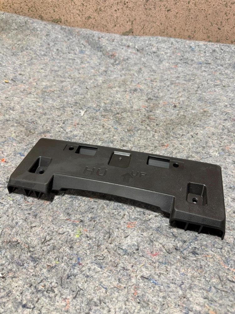 Infiniti Q50 Front Bumper License Plate Bracket 39548 – photo 1