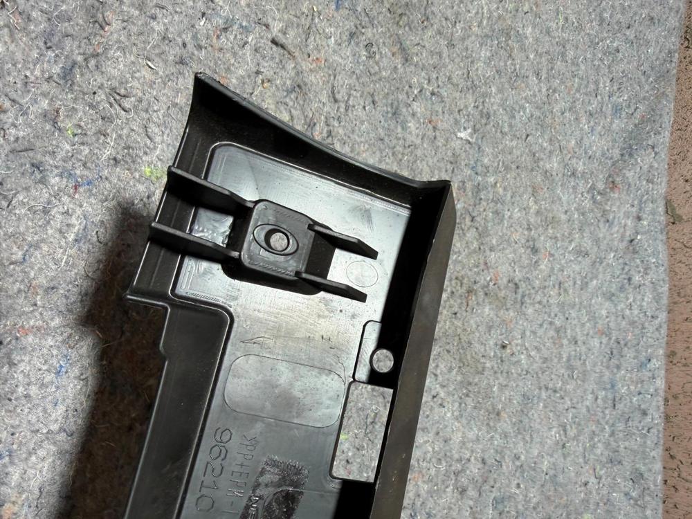 Infiniti Q50 Front Bumper License Plate Bracket 39548 – photo 3